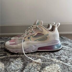 Womens Nike Air Max 70 React Sneakers size 7.5